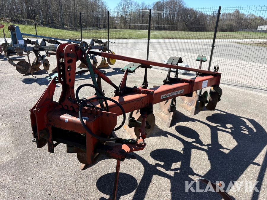 Plog Kverneland A8