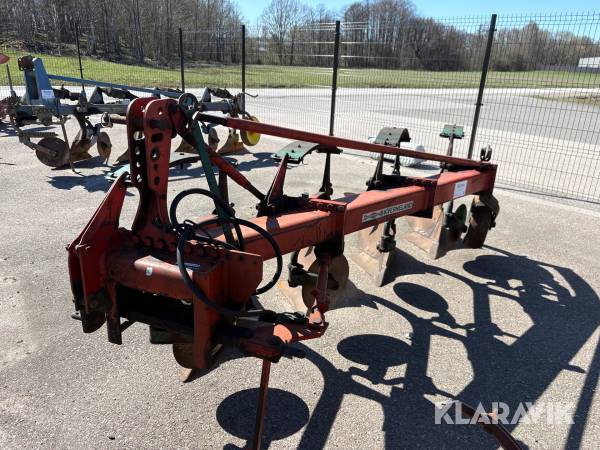 Plog Kverneland A8