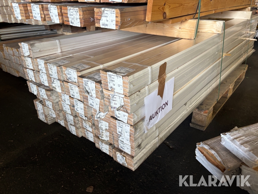 Golvlist vit 12x56mm x 2400mm