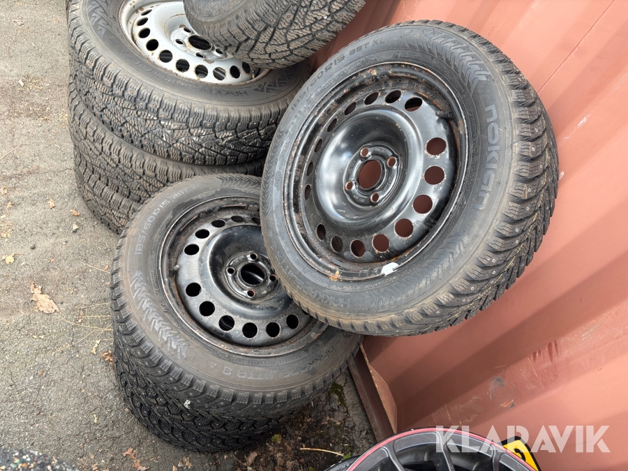 Personbilsdäck Nokian Hakkapeliitta 8 185/60 R15 - 4st