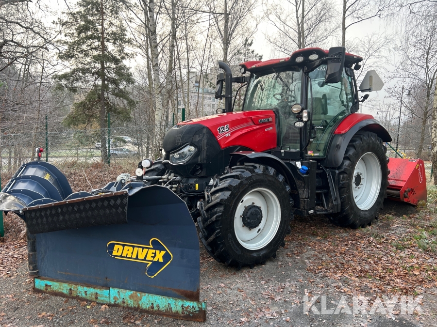 Traktor Case IH 125 CVX med vikplog & sandspridare