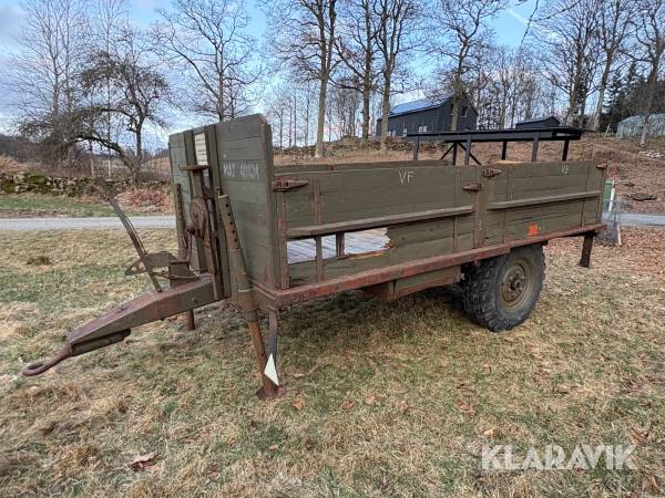 Militärvagn till traktor