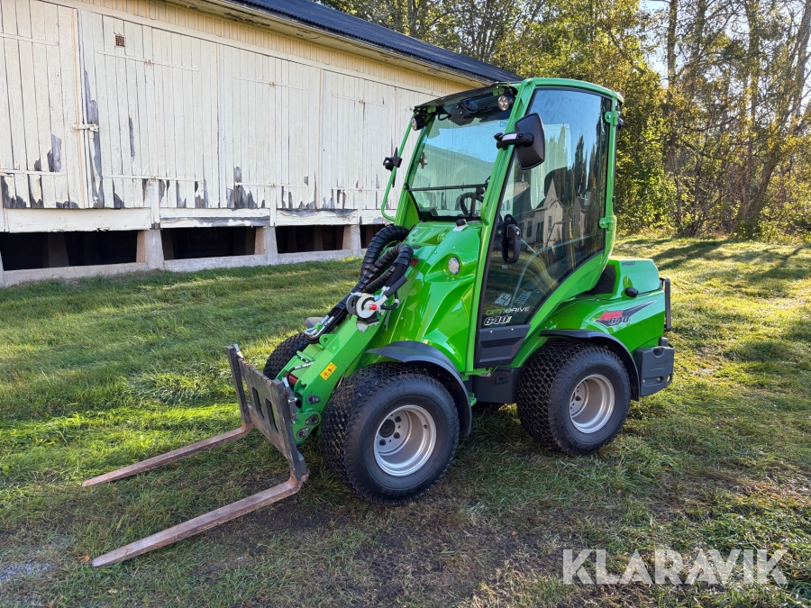 Kompaktlastare Avant 640i Optidrive med redskap