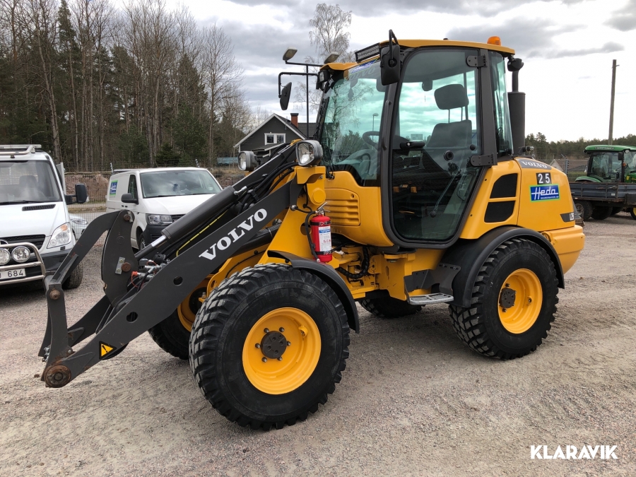 Kompaktlastare Volvo L25F med tillbehör