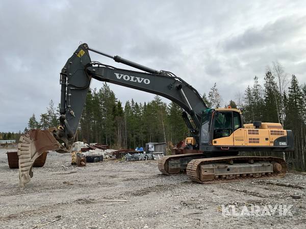 Grävmaskin Volvo EC460CL med flera redskap