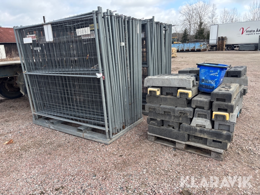 Byggstaket två paket BGfix med fötter och klämmor