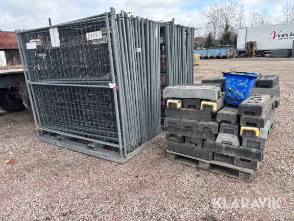 Byggstaket två paket BGfix med fötter och klämmor