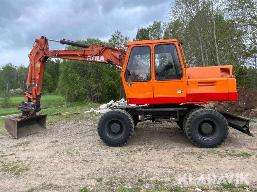 Grävmaskin Attila 1302E + 2 skopor