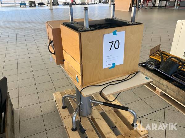 Kontorsmöbler höj och sänkbart bord 2 st lådhurtsar