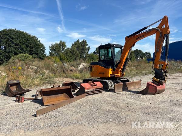 Bandgrävare Hanix H55DR med redskap