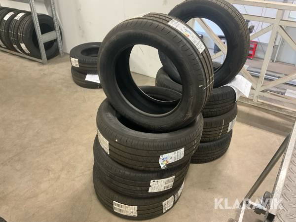 Personbilsdäck/sommar GoodYear Efficientgrip 2 SUV 235/55R17 4st (nya)