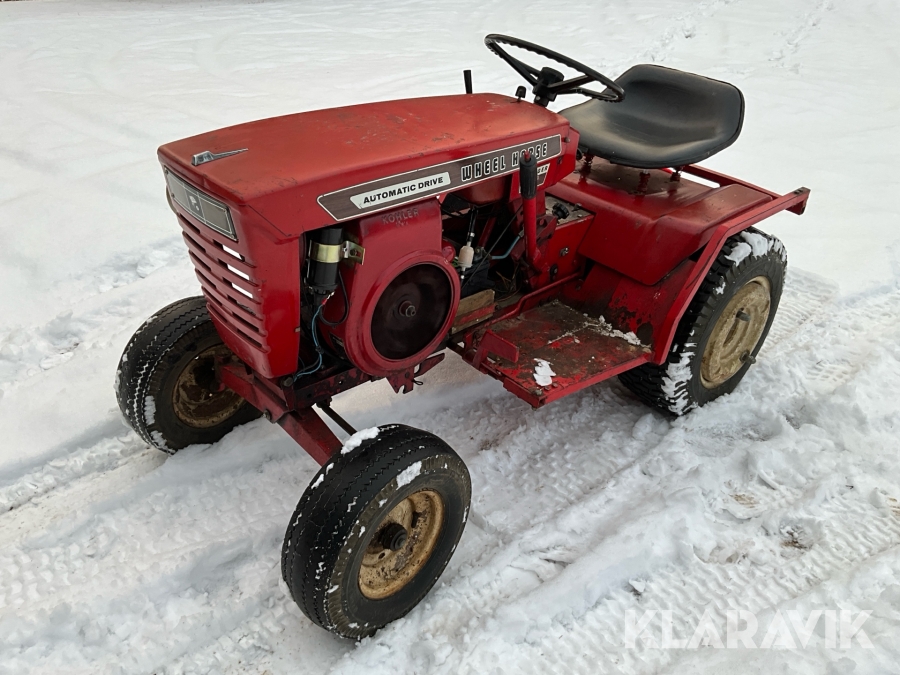 Redskapsbärare Wheel Horse Charger 12 med flera redskap