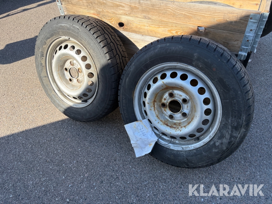 Vinterdäck Nankang 205/65R16C på fälg 2 st
