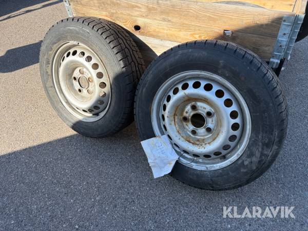 Vinterdäck Nankang 205/65R16C på fälg 2 st