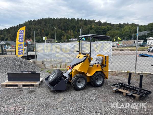 Kompaktlastare Skid Steer YC390 med plog, gafflar, skopa