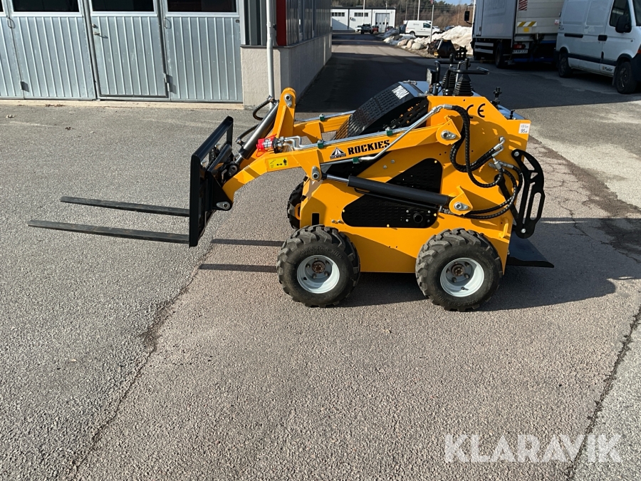 Kompaktlastare SDTW TW480A med 4st redskap