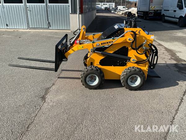 Kompaktlastare SDTW TW480A med 4st redskap