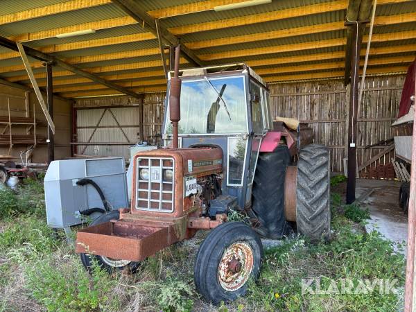 Veterantraktor International 674 TA med dubbelmontage
