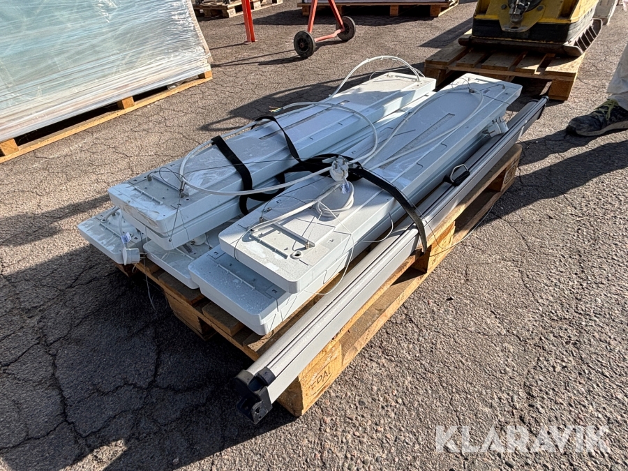 Ledarmaturer 7st + 1st projektorduk