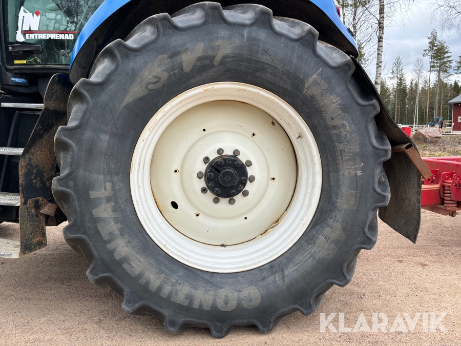 Traktor New Holland T8050, Torsby, Klaravik auktioner