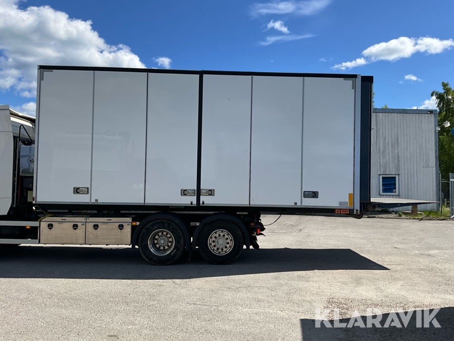 Lastväxlarskåp med bakgavellyft PLS