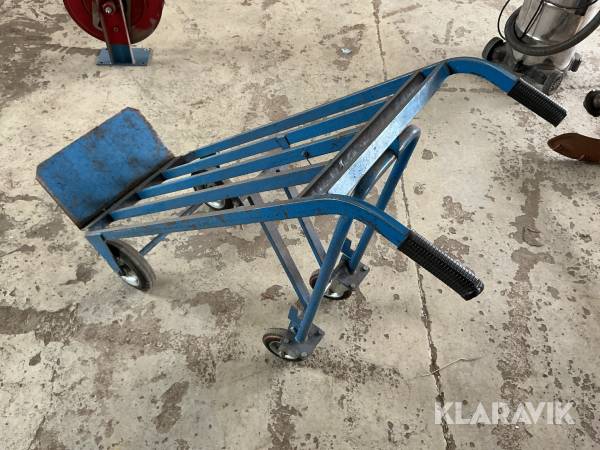 Pirra / Magasinkärra med stödhjul