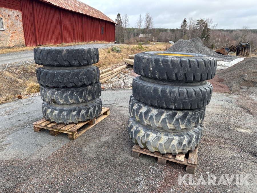 Grävmaskinshjul Nokian / Mitas 4 st 10.00-20