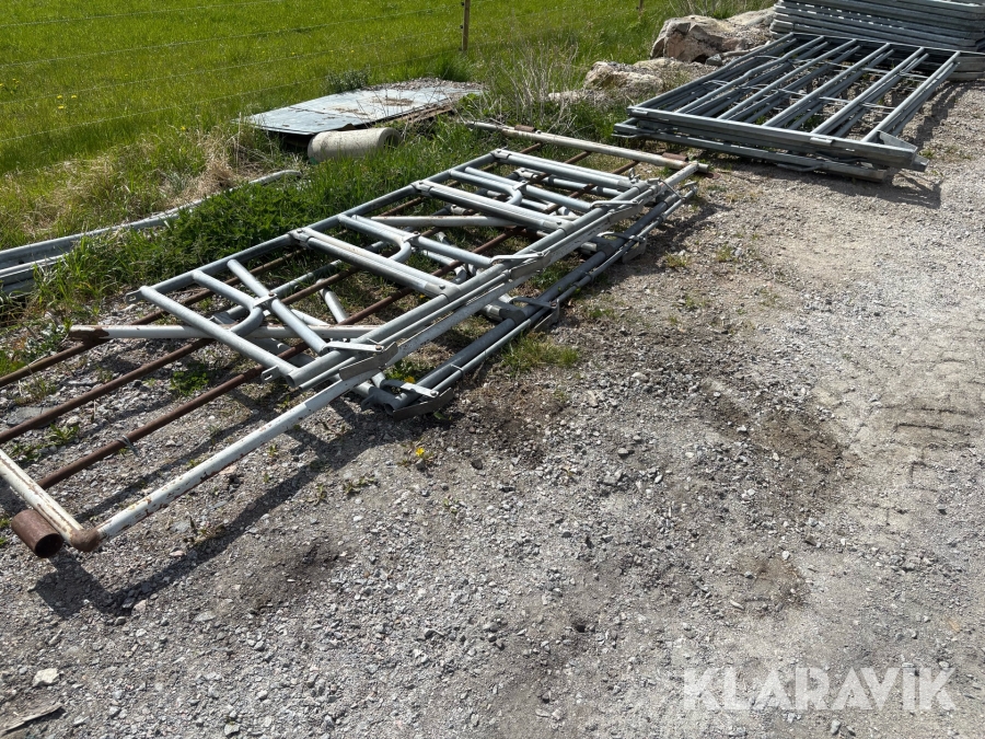 Foderfront låsbar 2 st + 1 grind