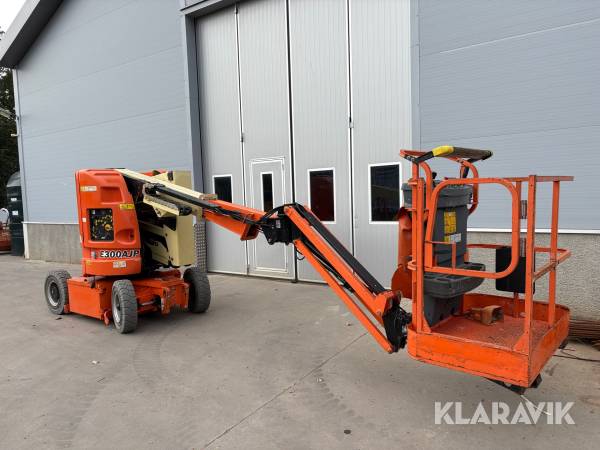 Vikbomslift JLG E300AJP Nya batterier