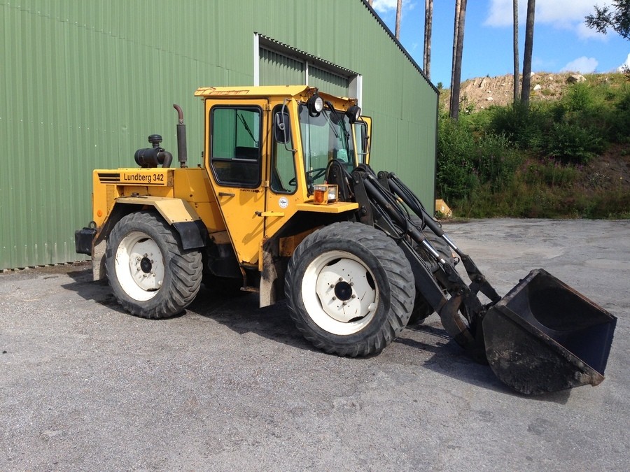 Lastmaskin Hjullastare Lundberg 342 med grävskopa