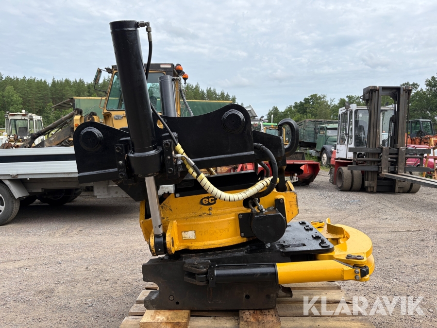 Tiltrotator Engcon EC30-S80GR30-CAT-SS9 med grip S80-fäste