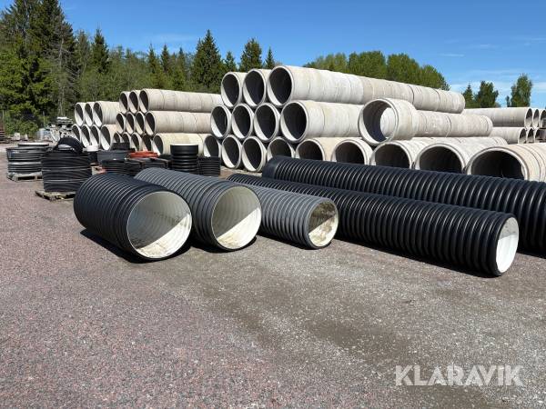 Pvc rör olika storlekar med muffar