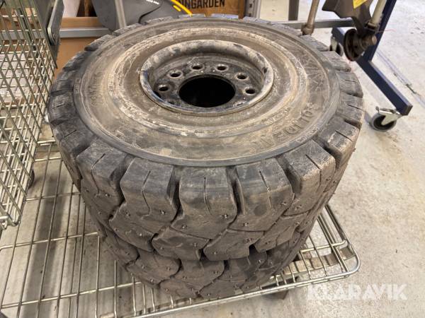 Dubbade truckdäck Solideal Magnum 23x9-10 2st