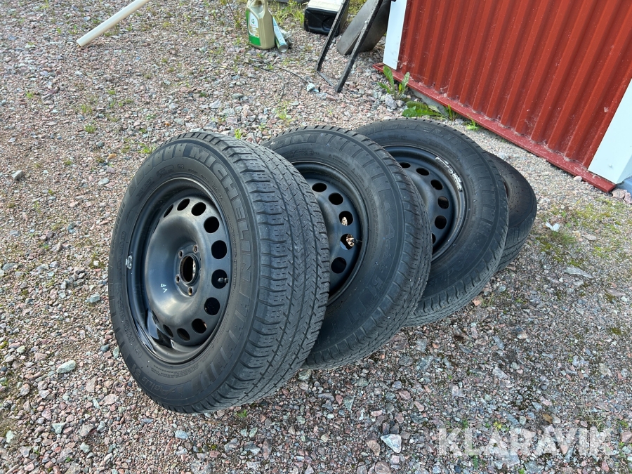 Däck med fälg Michelin 215/65R16C 5x108 4st