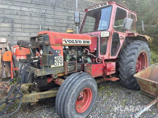 Veterantraktor Volvo BM 650 med plog