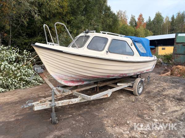Motorbåt Uttern 495 med trailer