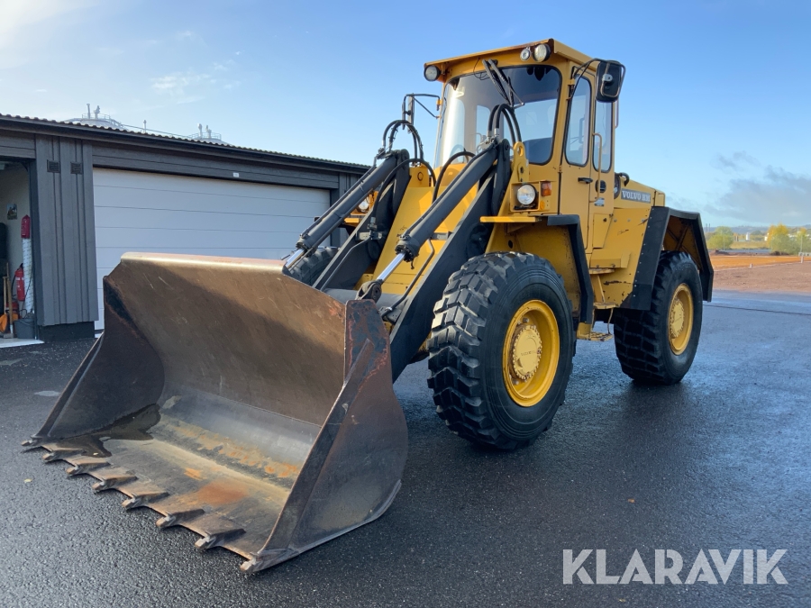 Hjullastare Volvo BM L70 med skopa / 6000h