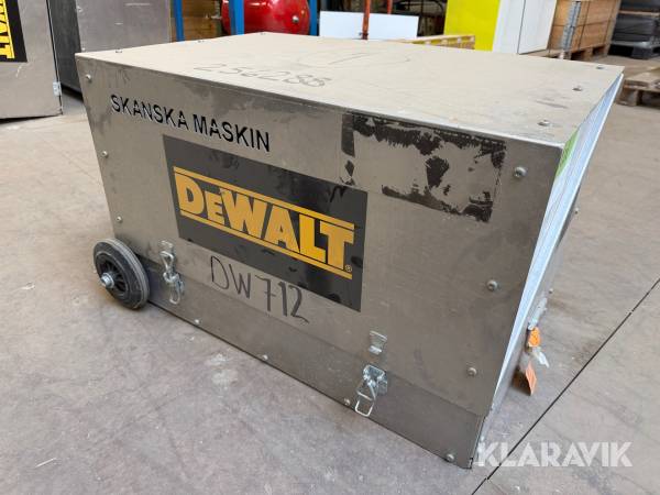 Plåtlåda Dewalt med hjul