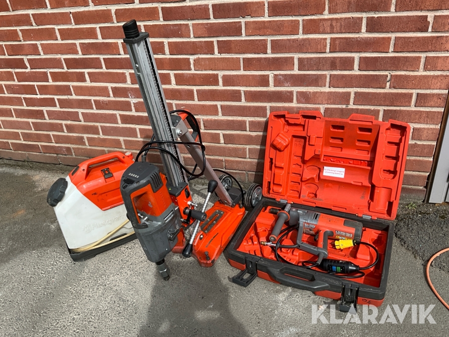Kärnborrmaskiner Husqvarna DM 340 / DM 230 2 st, med stativ och vattentank