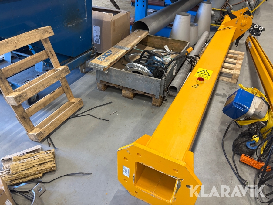 Svängkran med lyftblock Demag Abus med fundament