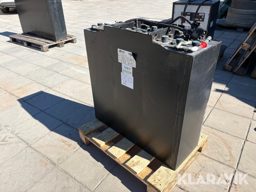 Trukbatteri Midac 12x4MDL155N-CT
