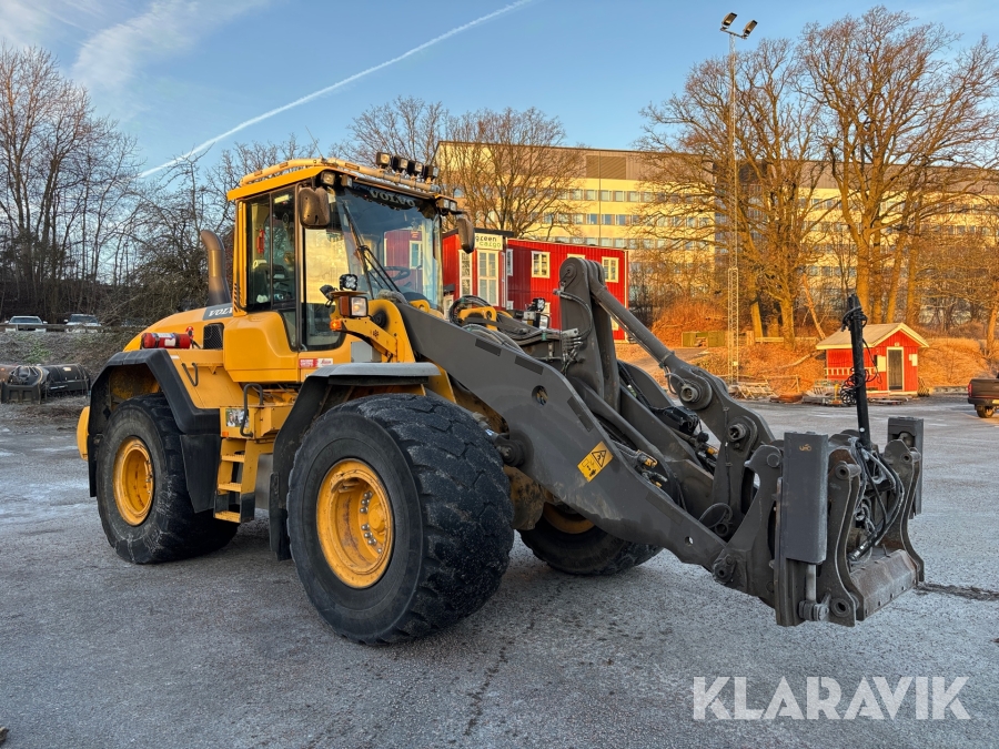 Hjullastare Volvo L120 G med flera redskap