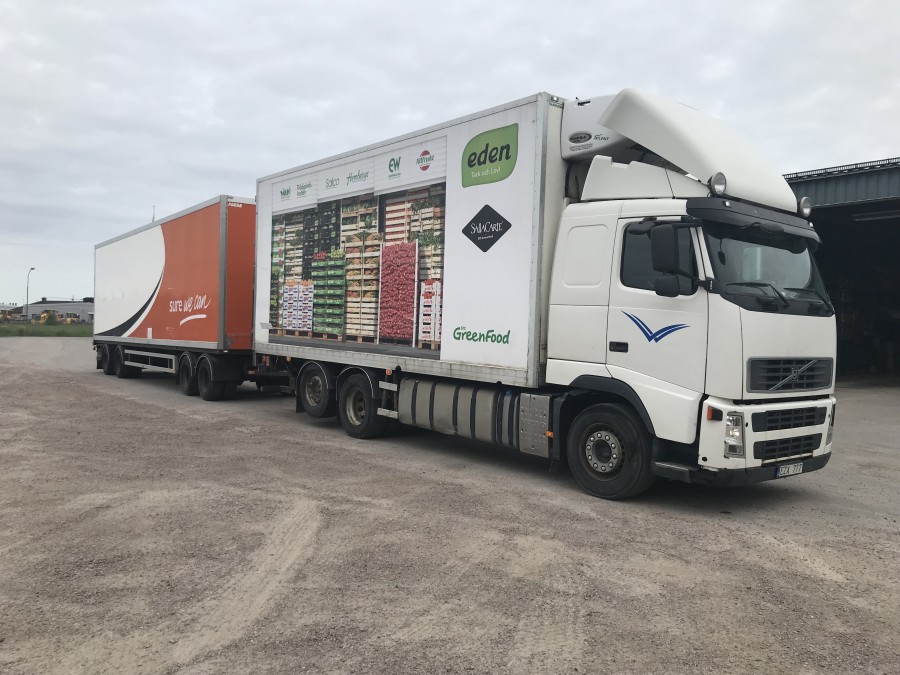 Lastbil och släp med kyl värme frys Volvo FH 440 6X2 JMNL