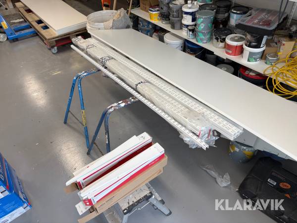 Hyllsystem Elfa Konsoler, skenor & hyllplan