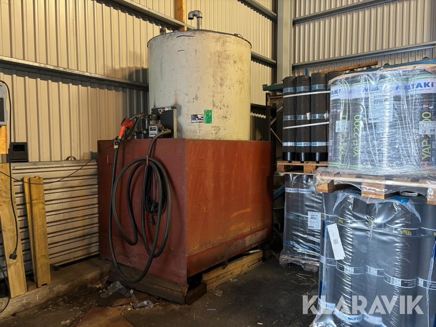 Dieseltank med pump, 5 kubik
