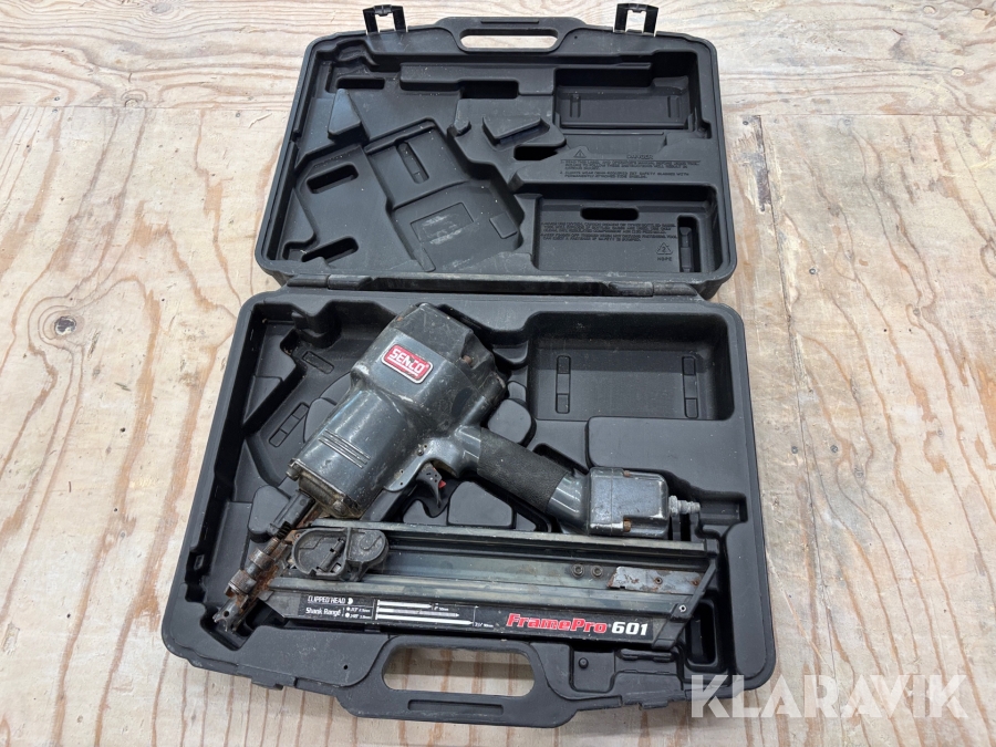 Tryckluftsdriven stomspikpistol Senco FramePro 601.