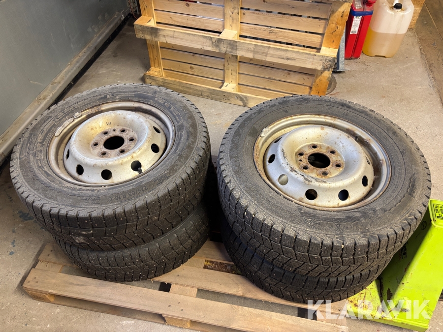 Dubbdäck Iveco Daily Continental 225/65R16C