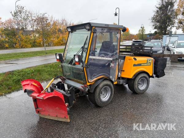 Redskapsbärare Belos Trans Pro 54 med Vikplog och Sandspridare