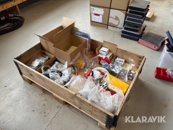 Diverse tillbehör för tv/data, trådlösa tryckknappar & dimmers