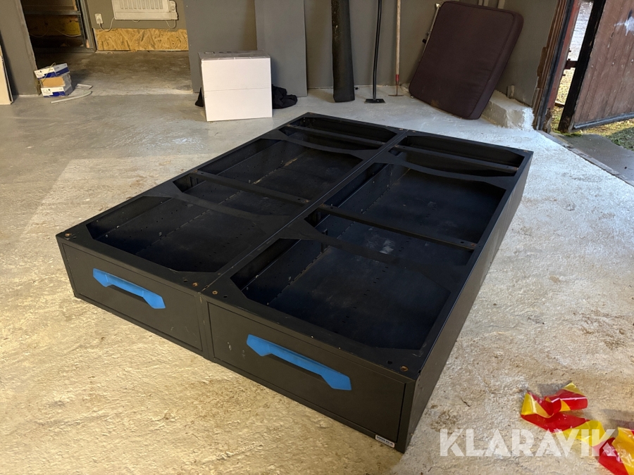 Lådhurts Berga Bil-El med golv för en Dodge RAM